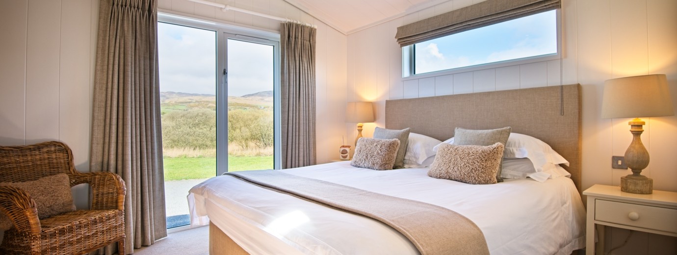 Barley Lodge super king master bedroom